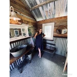 Meet your Posher, Ebony